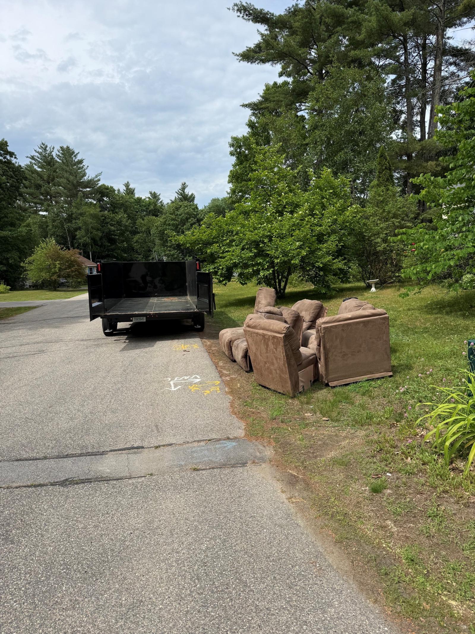 Curbside recliner pickup before removal